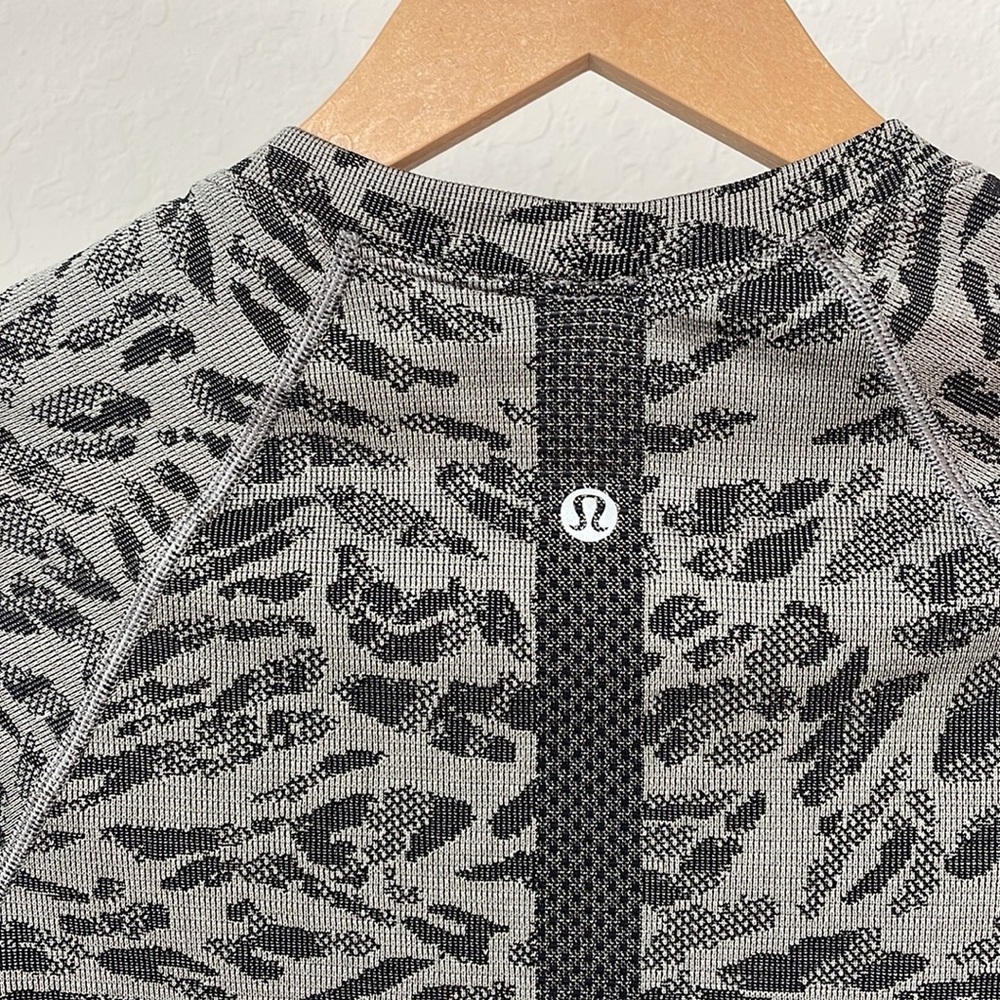 Lululemon Swiftly Tech Long Sleeve Shirt 2.0 *Race Length - Picture 6 of 9